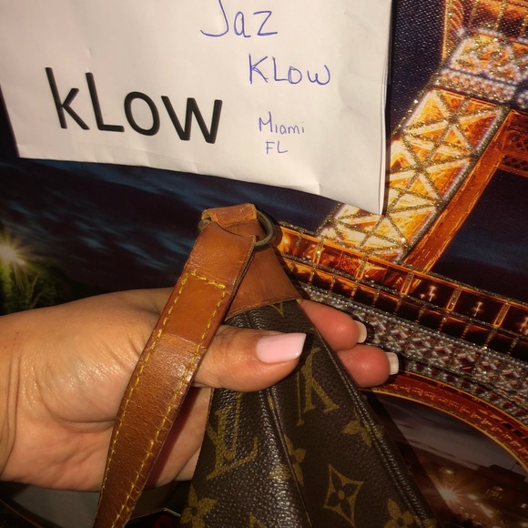 ❌SOLD❌ LV Boulogne 35 Monogram - Picture 5 of 8